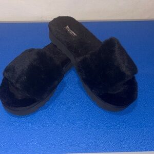 Koolaburra Black Plush Slippers